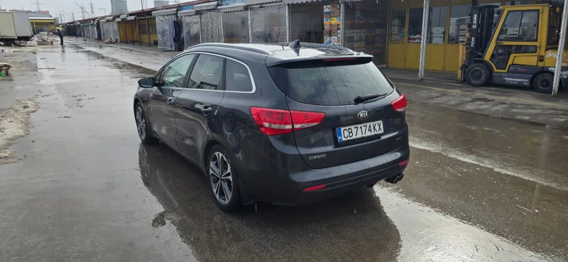 Kia Ceed Комби, снимка 4 - Автомобили и джипове - 53386679