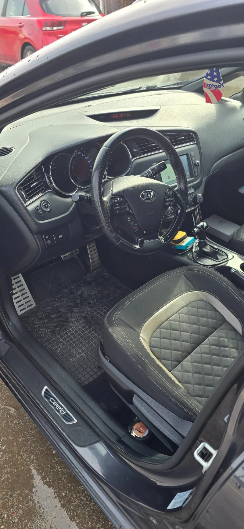 Kia Ceed Комби, снимка 6 - Автомобили и джипове - 53386679