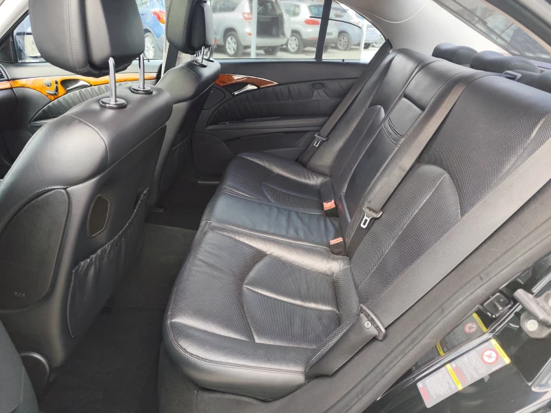 Mercedes-Benz E 320 CDi* EVO-4 MATIC* АВТОМАТИК* XENON* NAVI* КОЖА* , снимка 12 - Автомобили и джипове - 53521410
