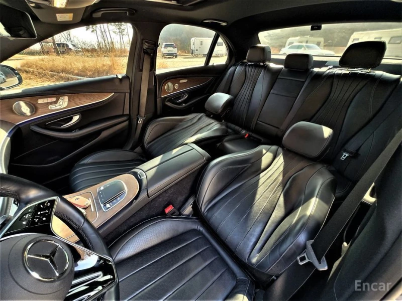 Mercedes-Benz E 300, снимка 10 - Автомобили и джипове - 53593076