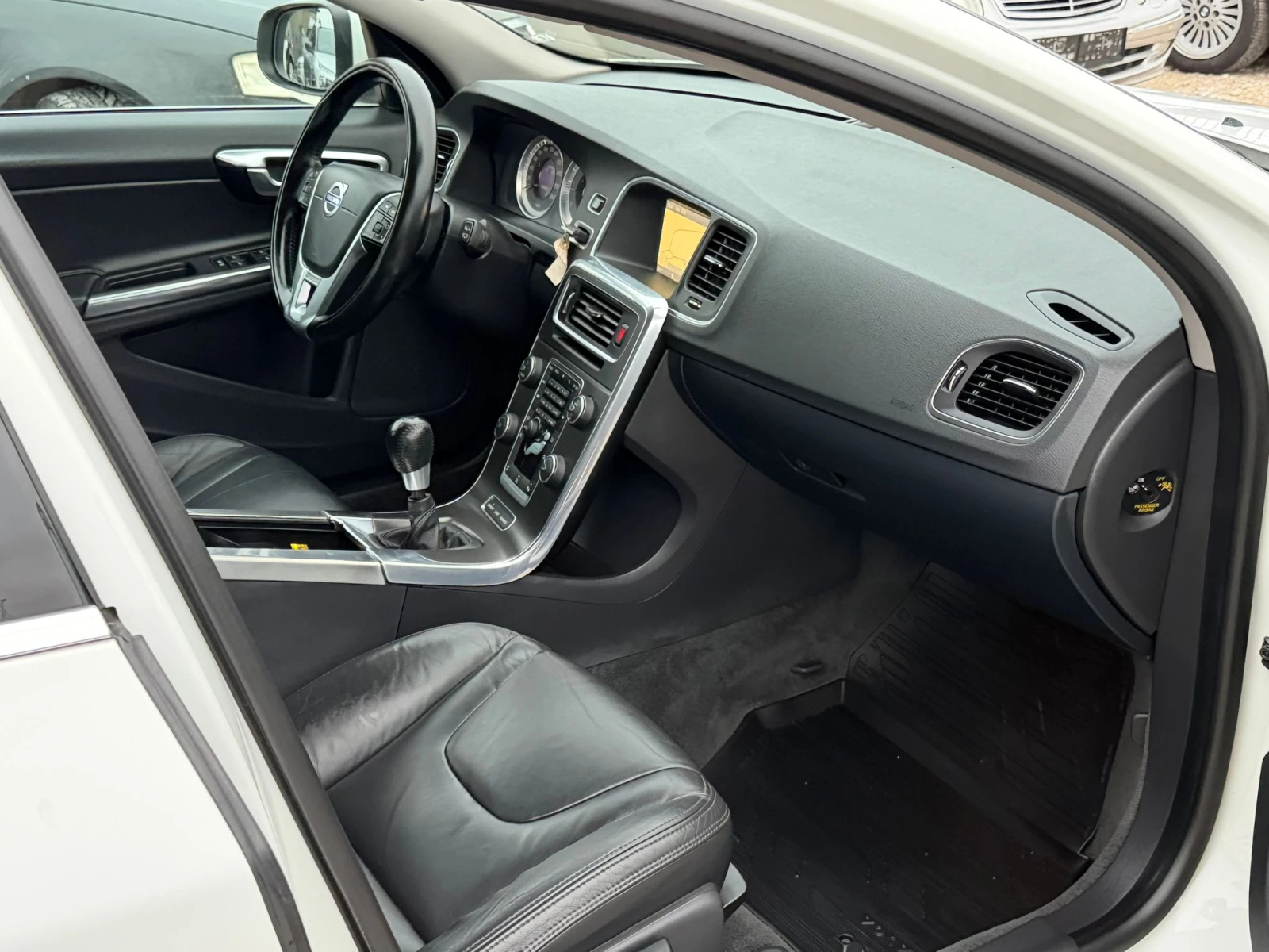 Volvo V60 2.0   | Mobile.bg   10