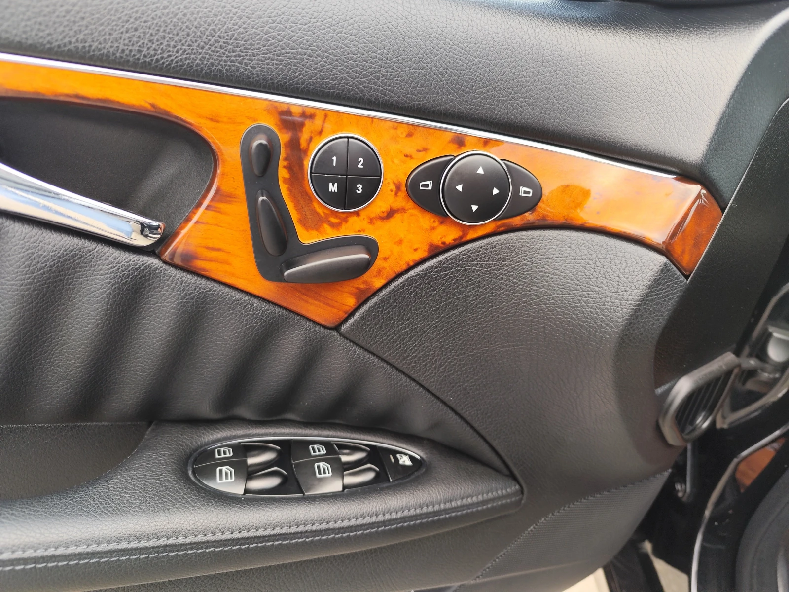 Mercedes-Benz E 320 CDi* EVO-4 MATIC* ���������* XENON* NAVI* ����*  | Mobile.bg � ����������� 8