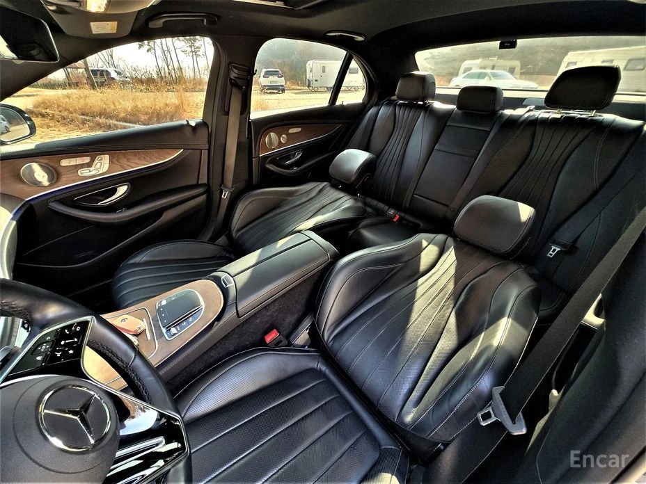 Mercedes-Benz E 300  - изображение 10