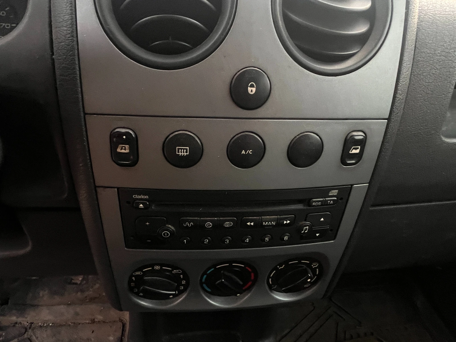 Citroen Berlingo 1.9D + KЛИМАТИК, снимка 9 - Автомобили и джипове - 53751887