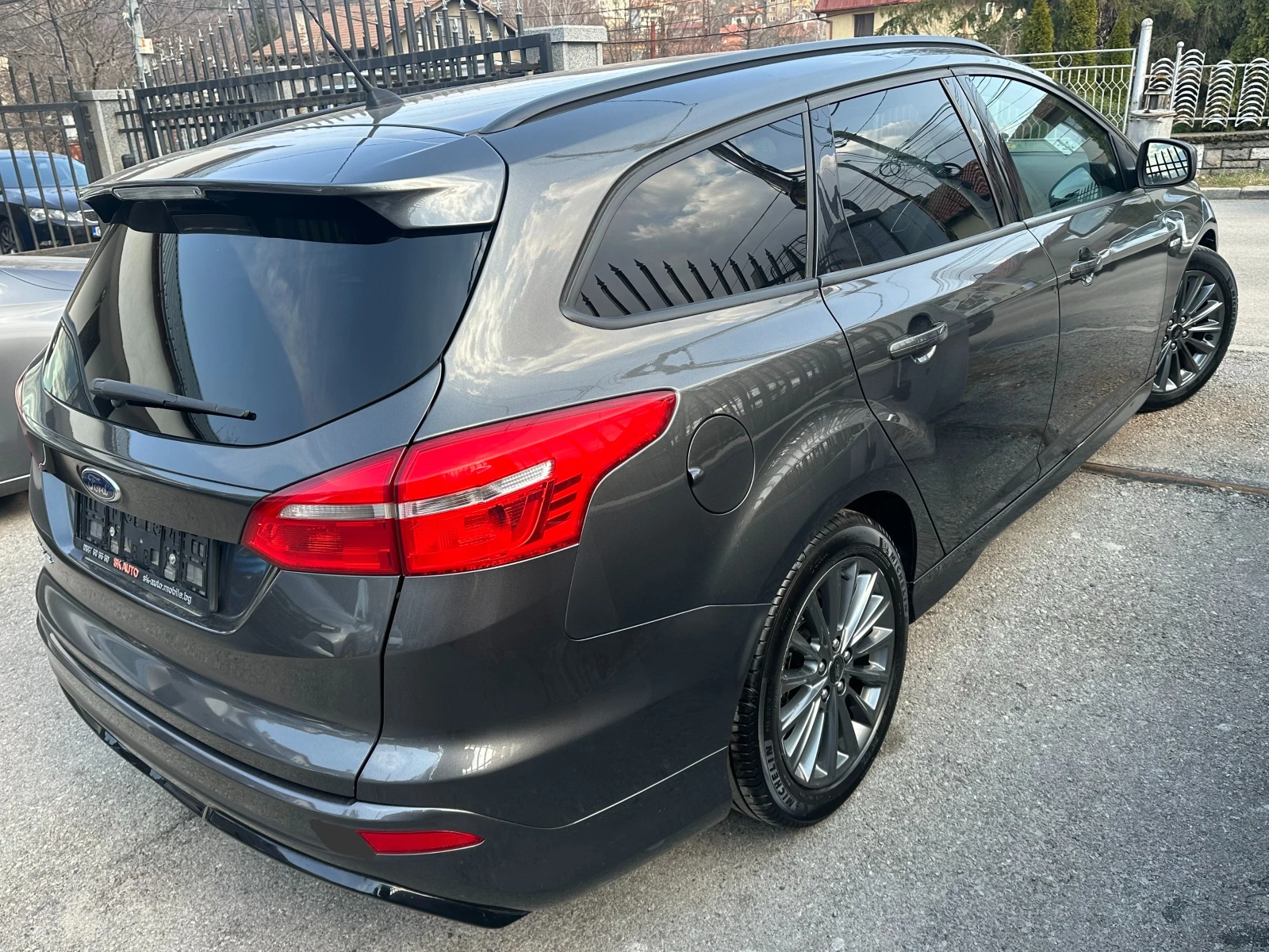 Ford Focus 1.5D-ST-Line-LED-CAMERA-NAVI-PDC-EURO6B-2017g-6sk., снимка 6 - Автомобили и джипове - 53880735