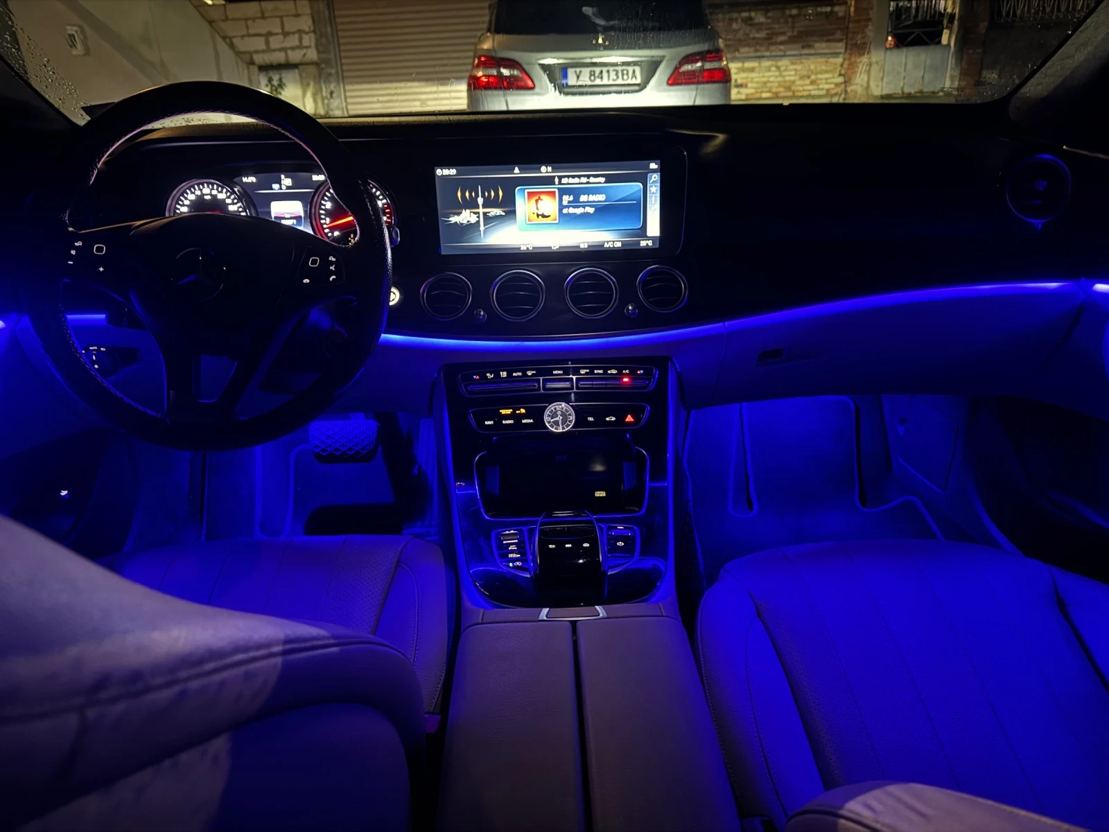 Mercedes-Benz E 300, снимка 12 - Автомобили и джипове - 53953521