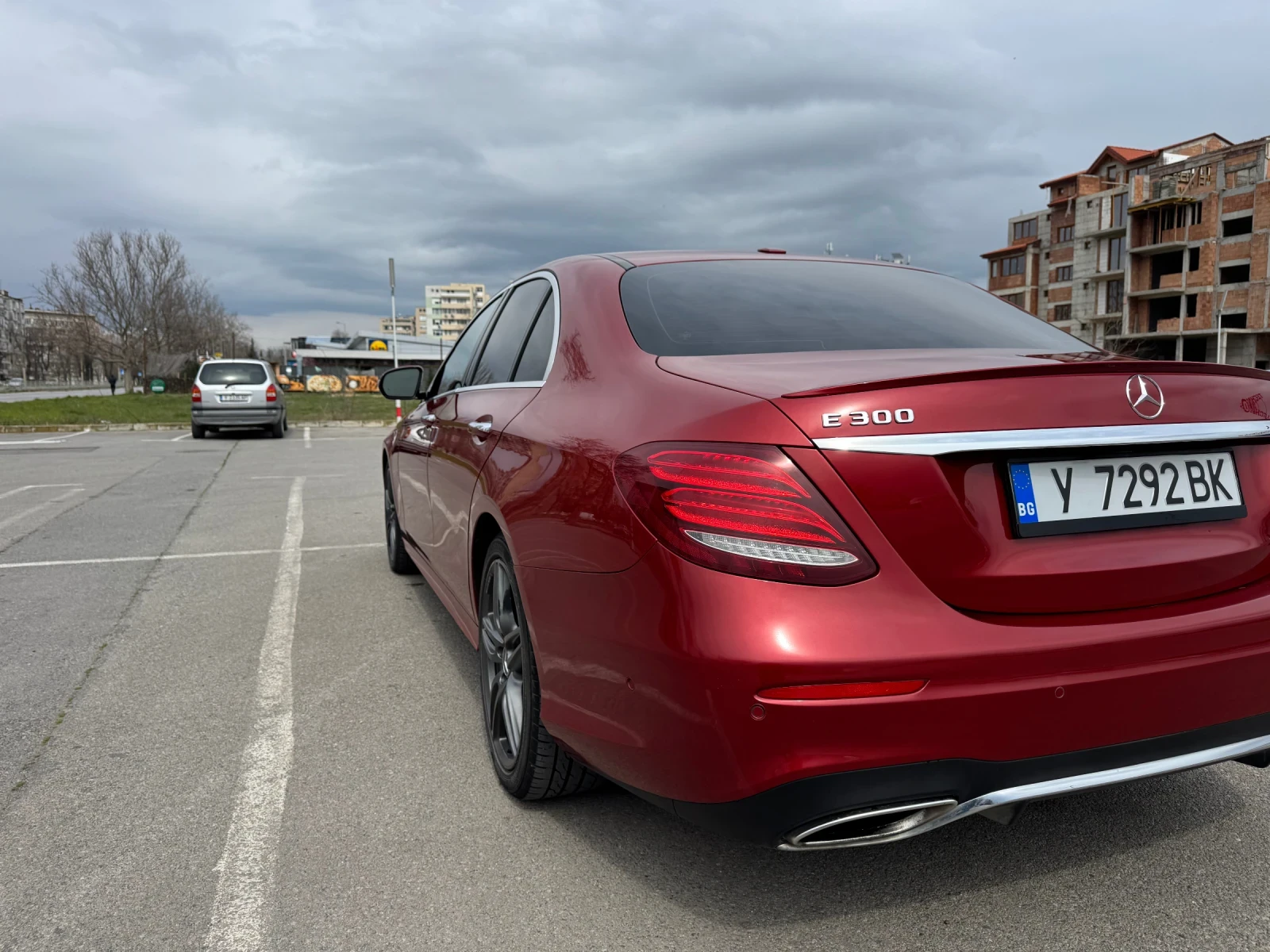 Mercedes-Benz E 300, снимка 4 - Автомобили и джипове - 53953521