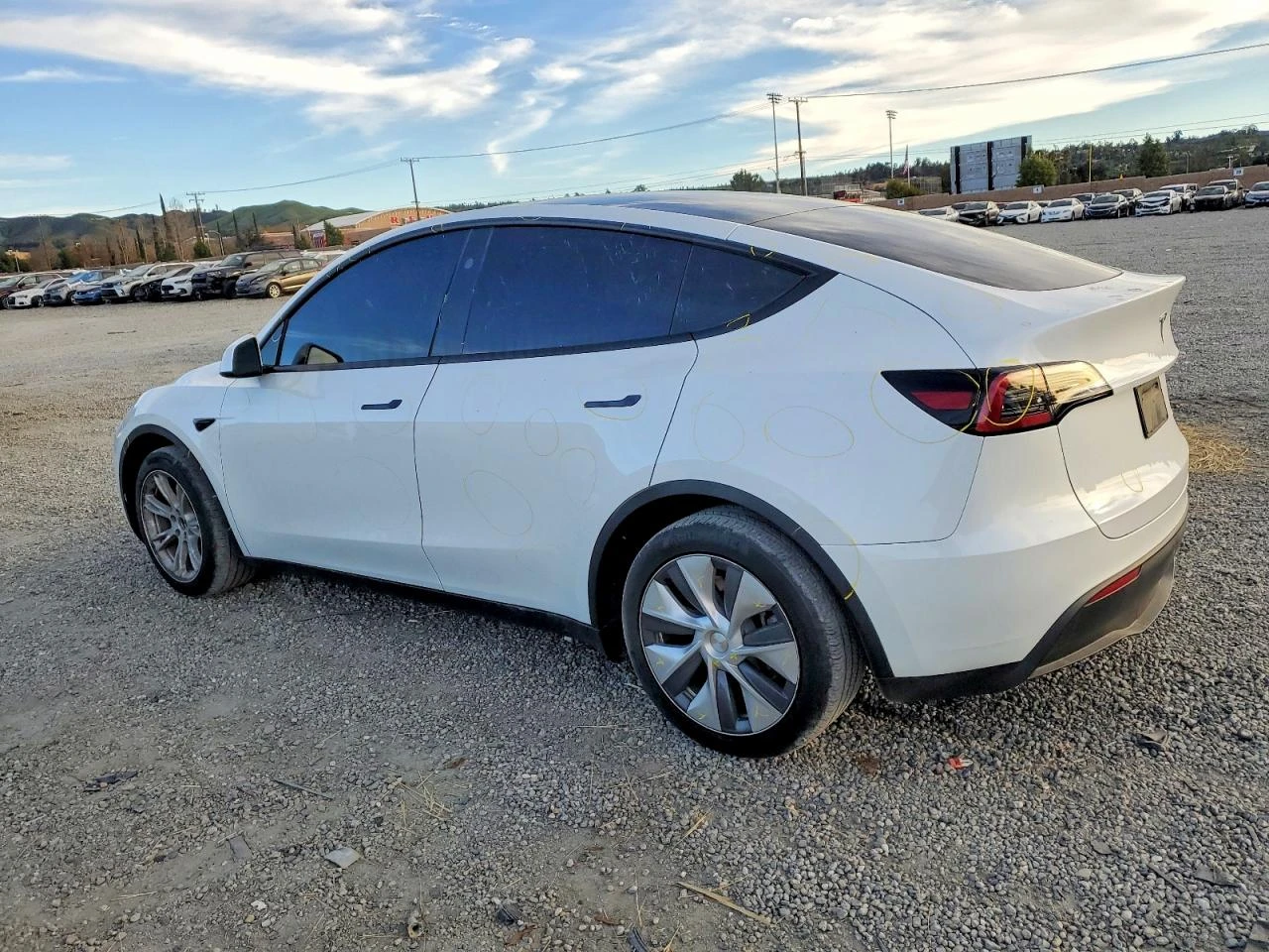 Tesla Model Y Long Range AWD, снимка 2 - Автомобили и джипове - 54152990