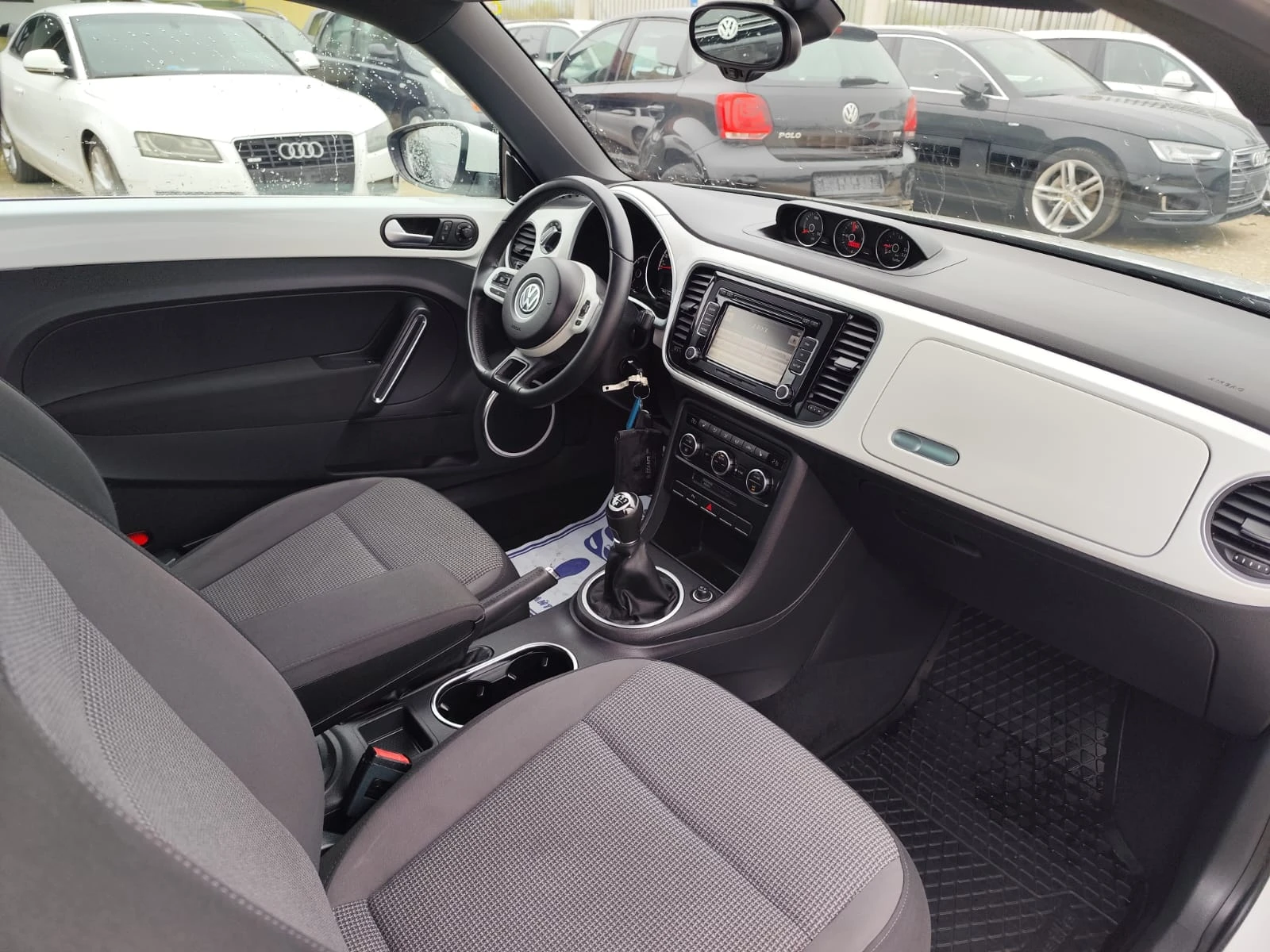 VW Beetle 1.6 дизел 105 коня, снимка 12 - Автомобили и джипове - 54255209