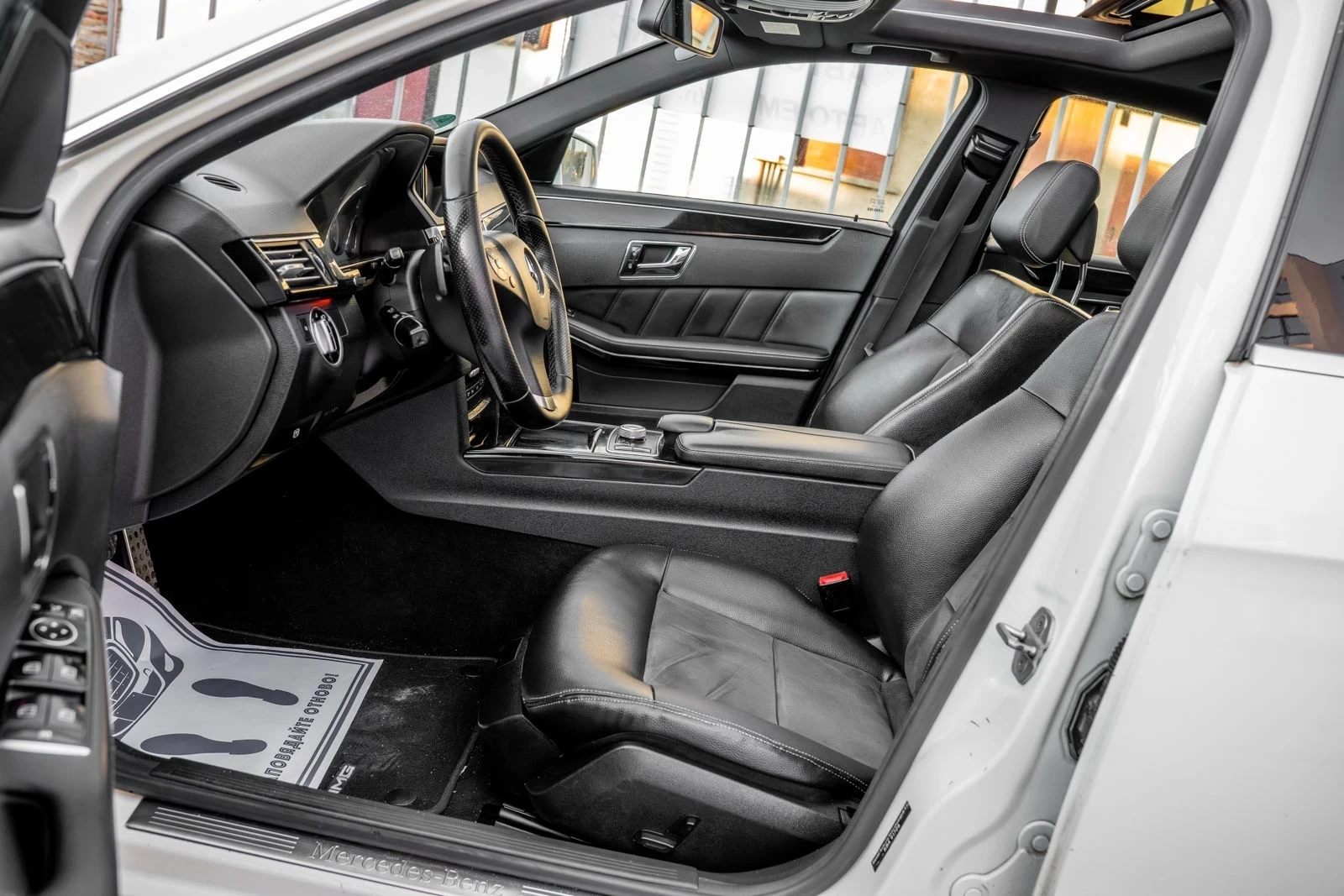 Mercedes-Benz E 350 CDI-AMG LINE-PANORAMA-AVANTGARDE-4M-AMBIENT-TOP, снимка 11 - Автомобили и джипове - 54530007