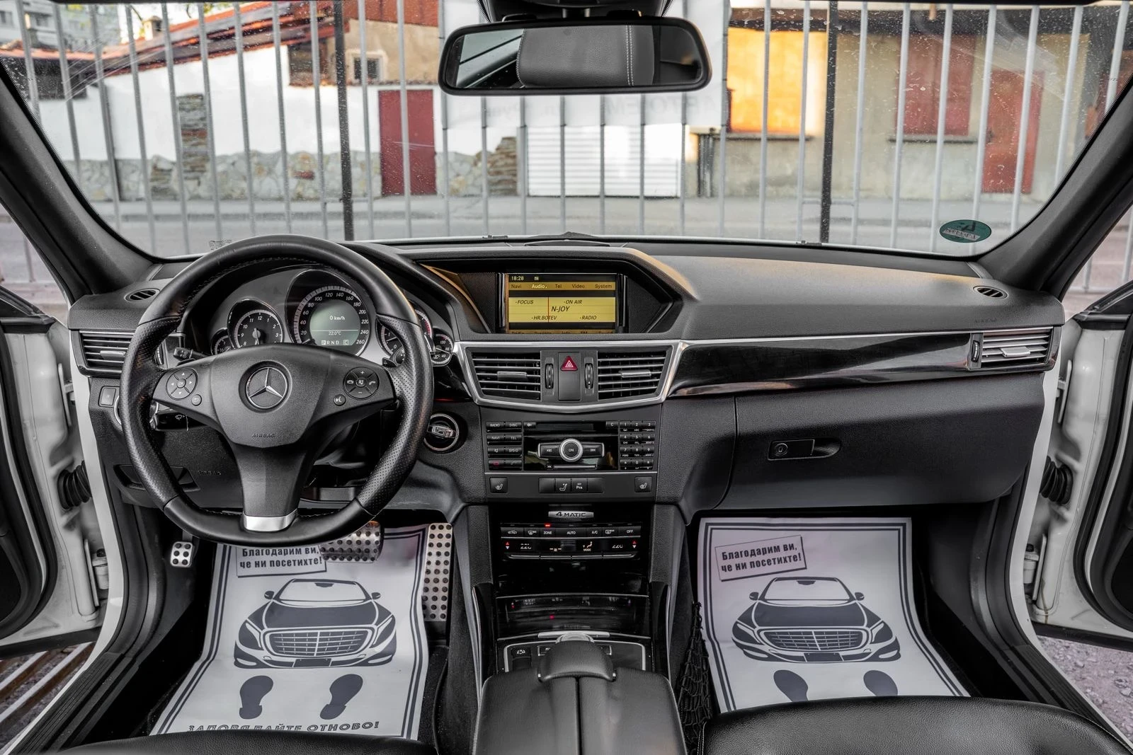 Mercedes-Benz E 350 CDI-AMG LINE-PANORAMA-AVANTGARDE-4M-AMBIENT-TOP, снимка 10 - Автомобили и джипове - 54530007