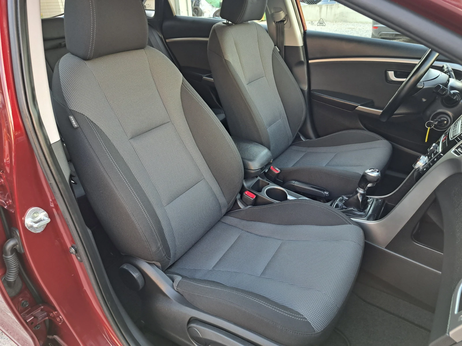 Hyundai I30 1.6CRDI* FACE* �����* ��������* ������* 6�� | Mobile.bg � ����������� 9