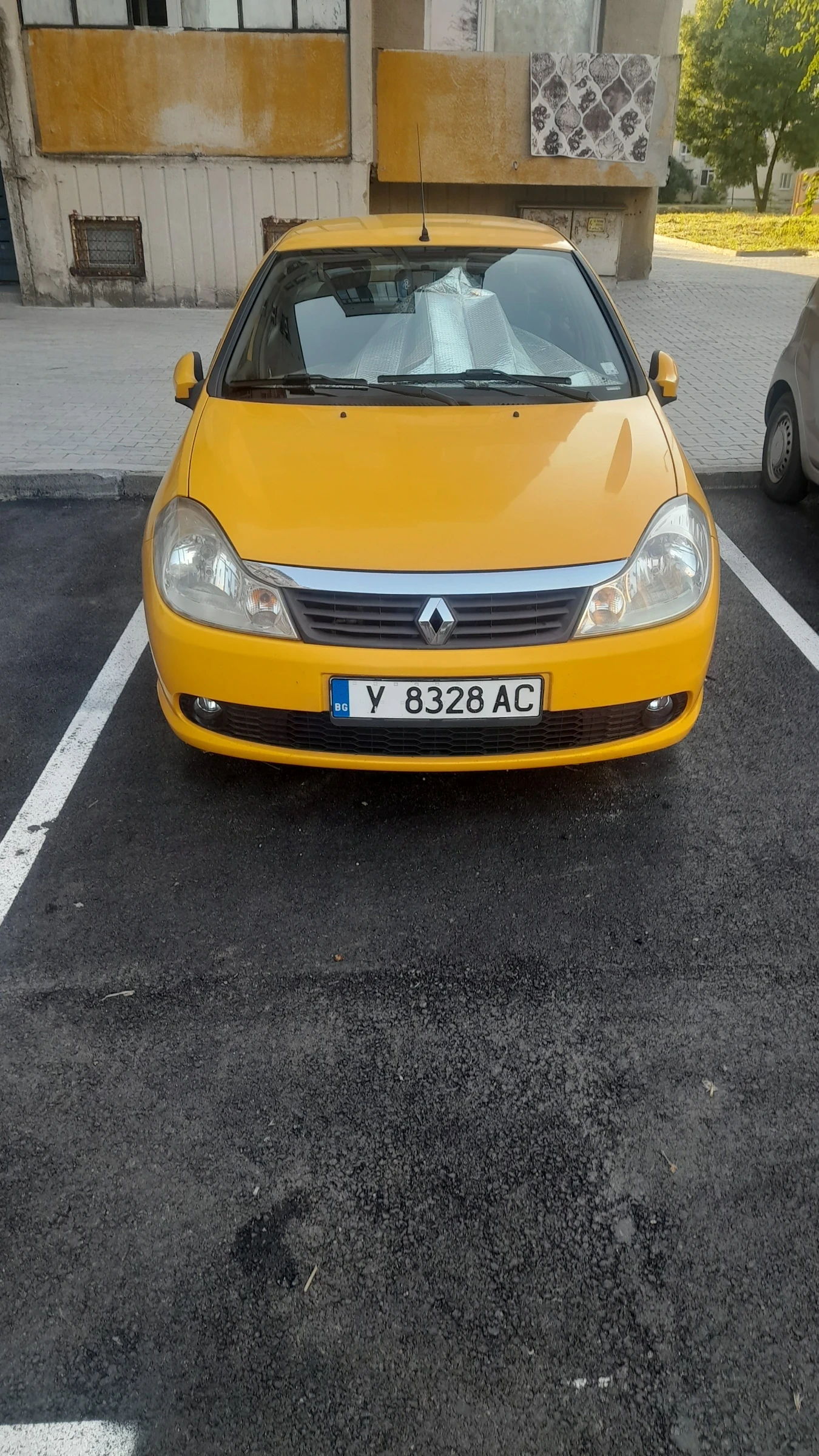 Renault Symbol 1.2 16V, снимка 2 - Автомобили и джипове - 54761635