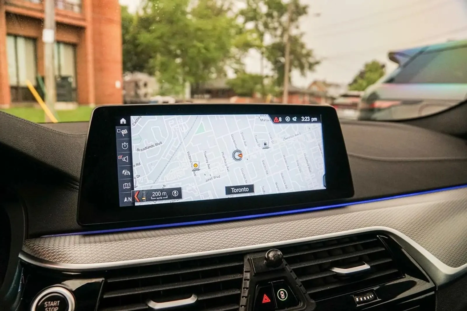 BMW 550 xDrive* M PACK* 360* HUD* BOWERS* DISTRO* CARBON, снимка 16 - Автомобили и джипове - 55458291