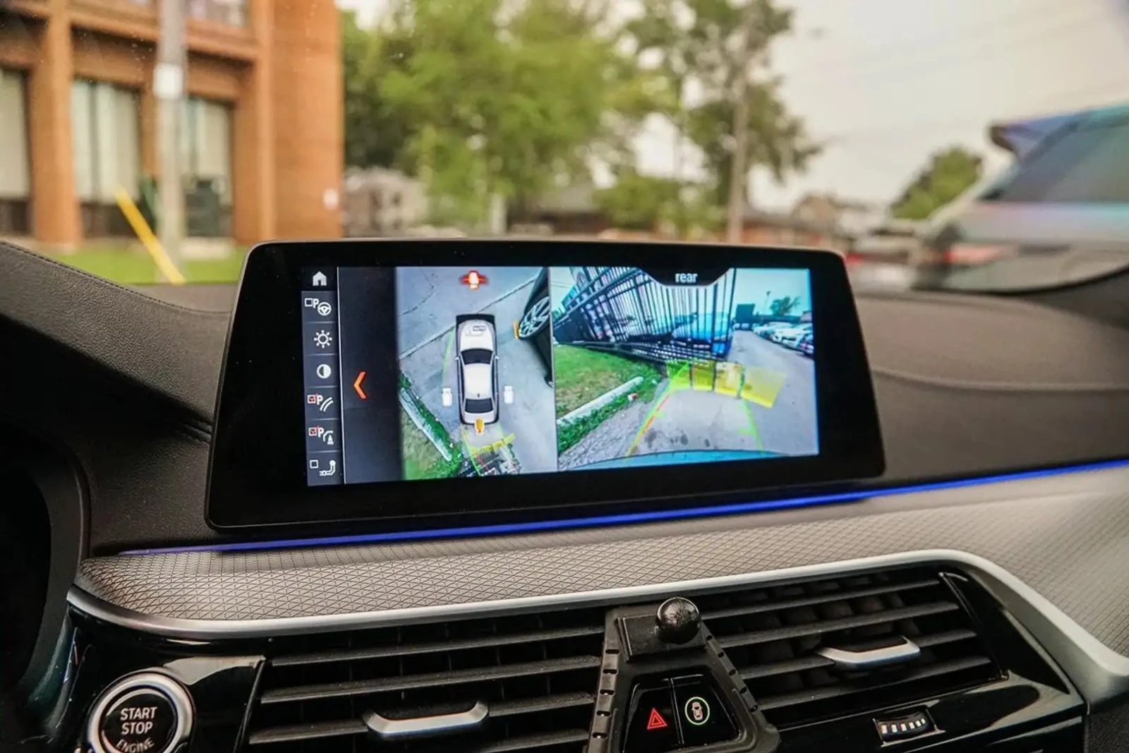 BMW 550 xDrive* M PACK* 360* HUD* BOWERS* DISTRO* CARBON, снимка 8 - Автомобили и джипове - 55458291