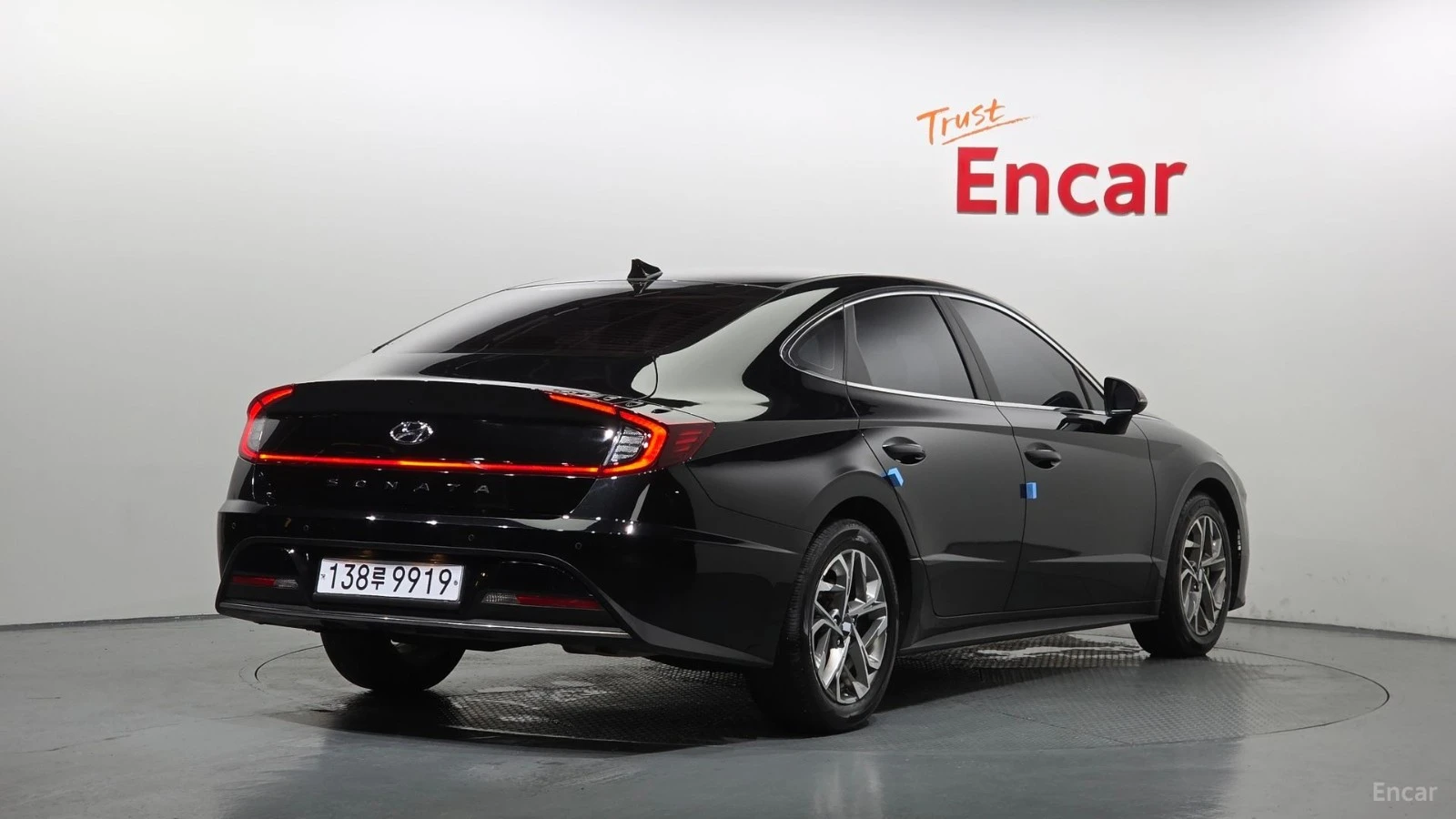 Hyundai Sonata 2.0 PREMIUM* КОЖА* ПОДГРЕВ* НАВИ* КАМЕРА, снимка 2 - Автомобили и джипове - 55559123