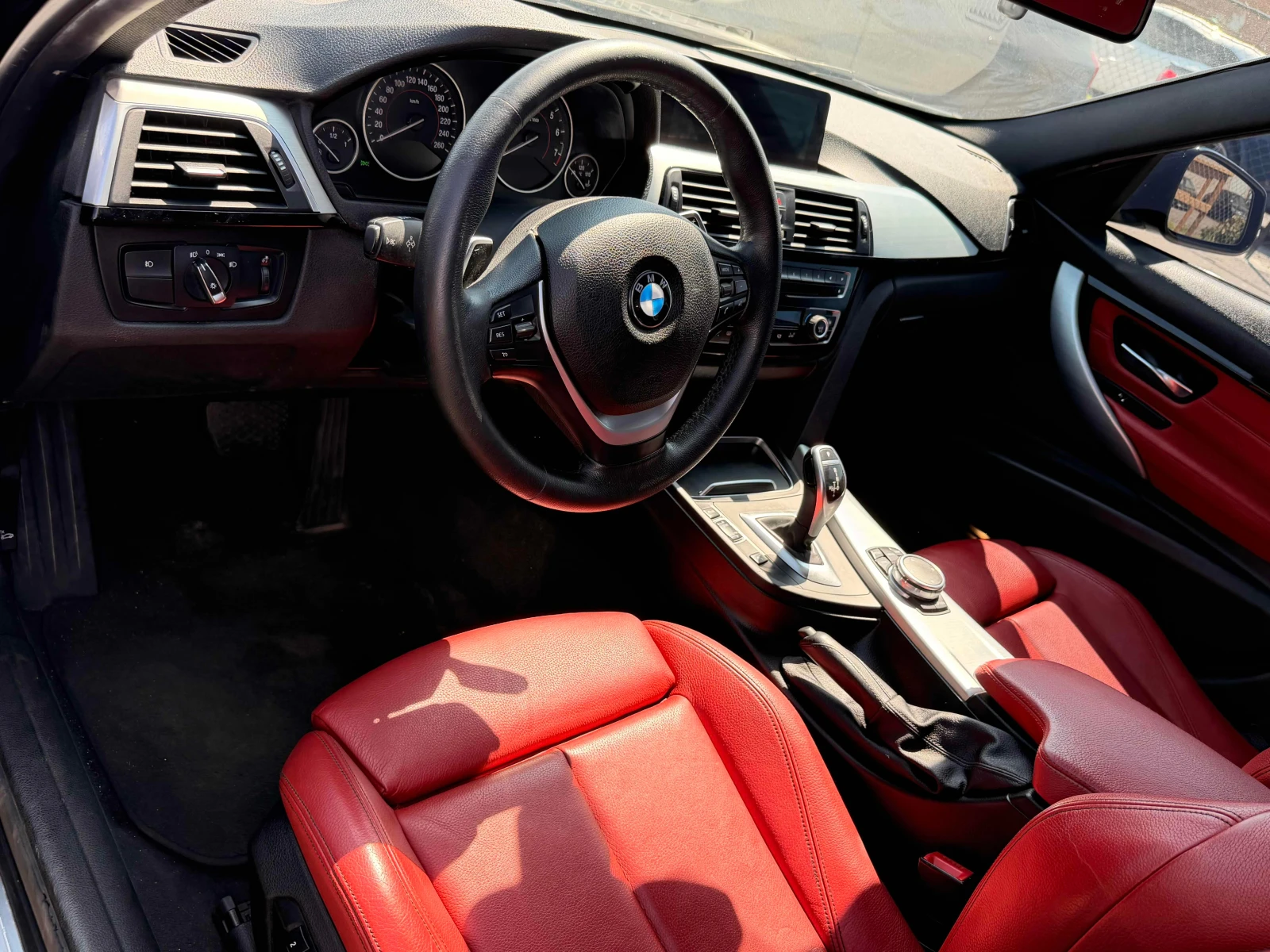 BMW 330 i xDrive | CARFAX | АВТОФИНАНСИРАНЕ, снимка 7 - Автомобили и джипове - 56040114