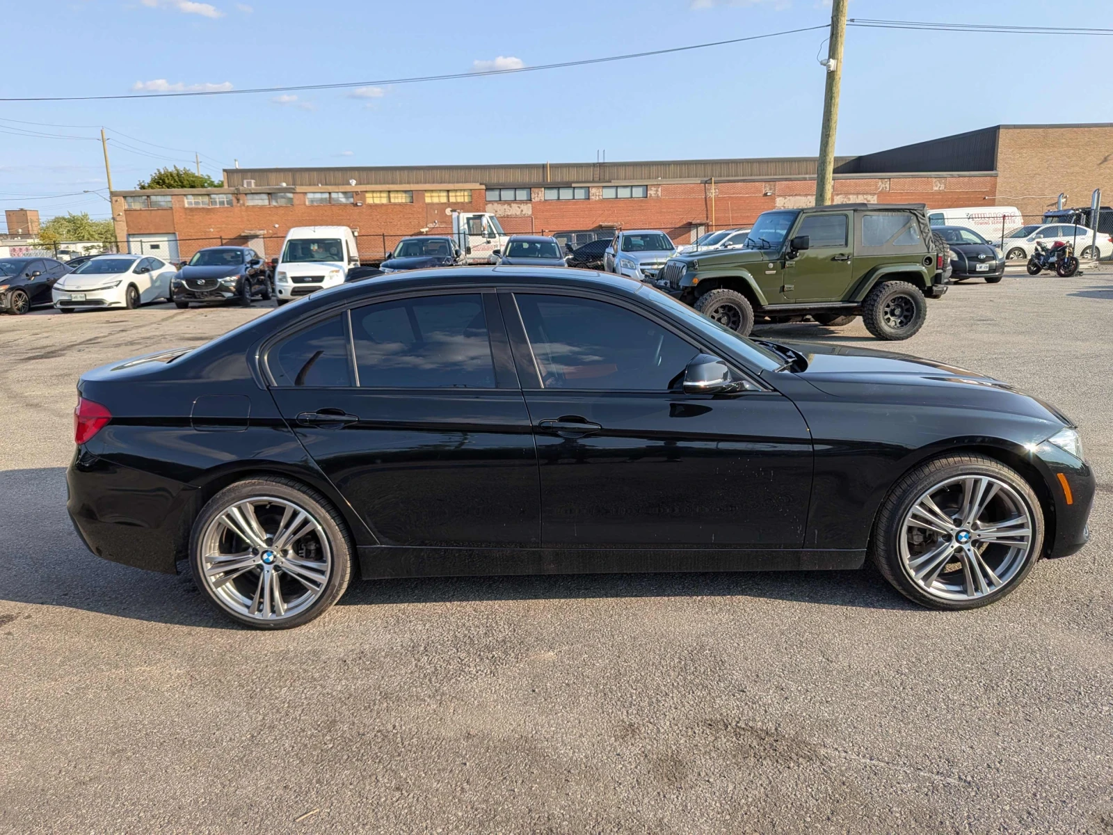 BMW 330 i xDrive | CARFAX | АВТОФИНАНСИРАНЕ, снимка 4 - Автомобили и джипове - 56040114