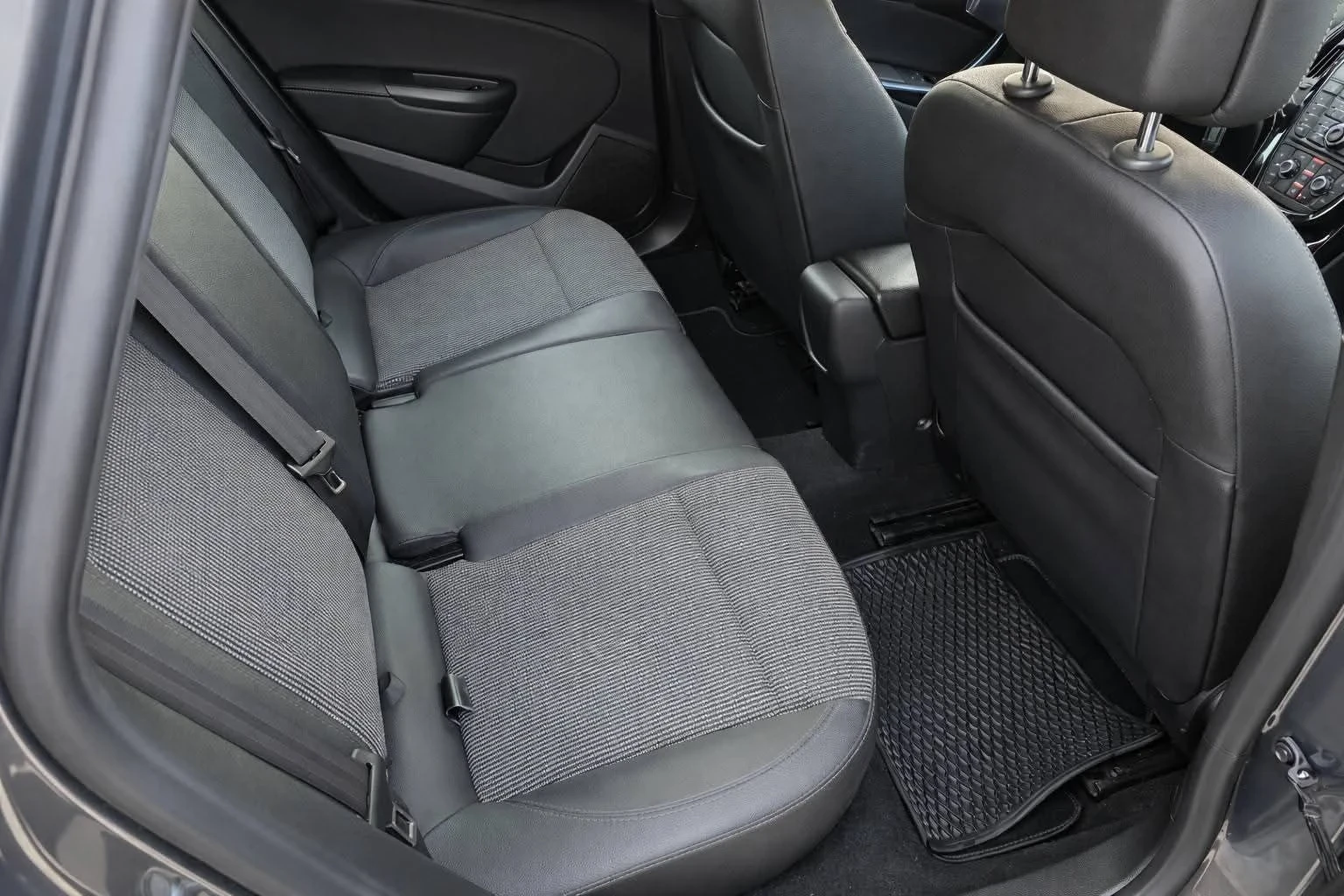 Opel Astra Навигация Парктроник Климатроник , снимка 9 - Автомобили и джипове - 56121116