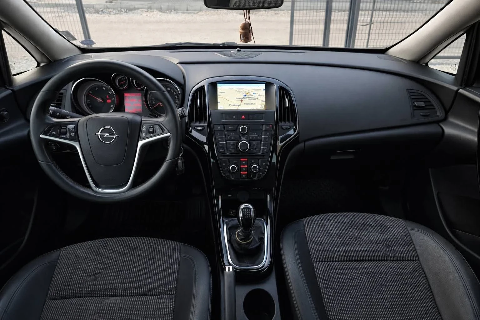 Opel Astra Навигация Парктроник Климатроник , снимка 11 - Автомобили и джипове - 56121116