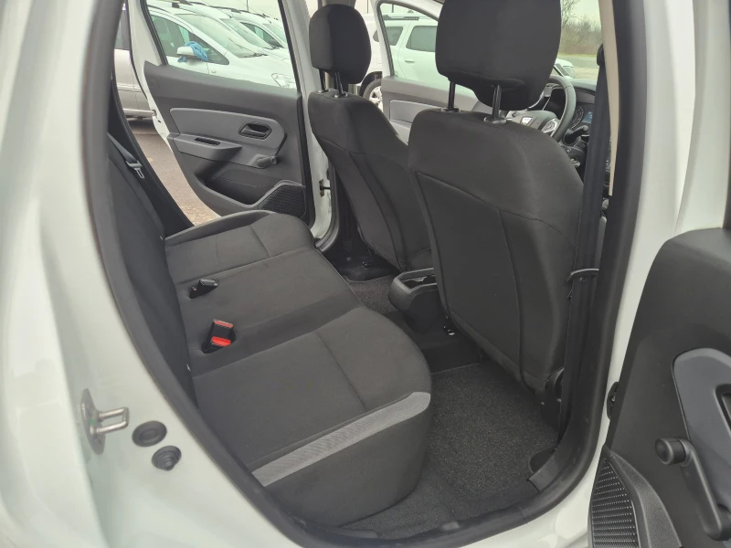 Dacia Duster N1-4х4 M/T 1.5 DCI, снимка 10 - Автомобили и джипове - 53457105