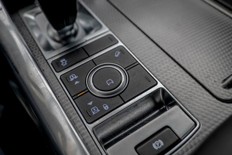 Land Rover Range Rover Sport 3.0d/Virtual/Подгрев/Kамера/Lane Assist/, снимка 12 - Автомобили и джипове - 53583509