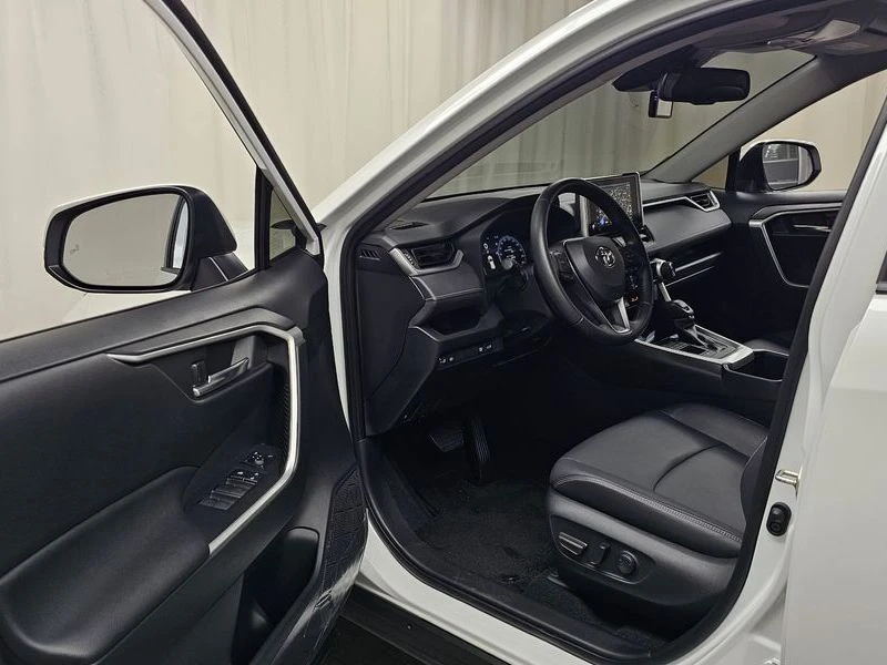 Toyota Rav4 2, 5 Хибрид топ оборудована, снимка 10 - Автомобили и джипове - 55750316
