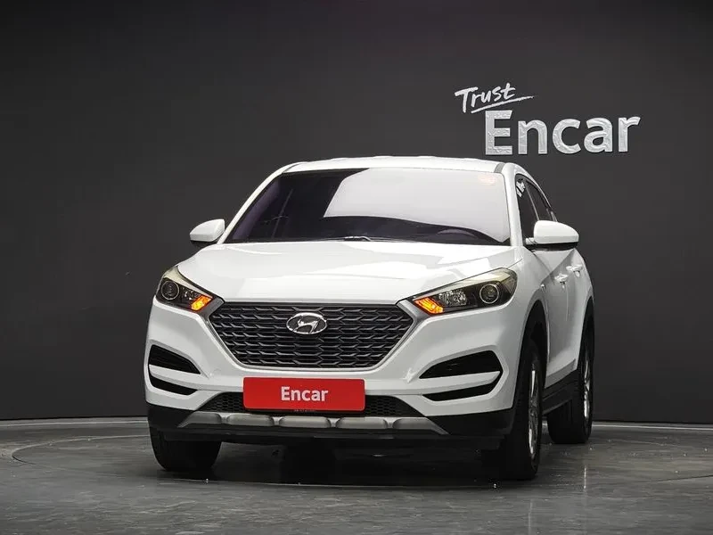 Hyundai Tucson 1.7 2WD STYLE, снимка 3 - Автомобили и джипове - 55796594