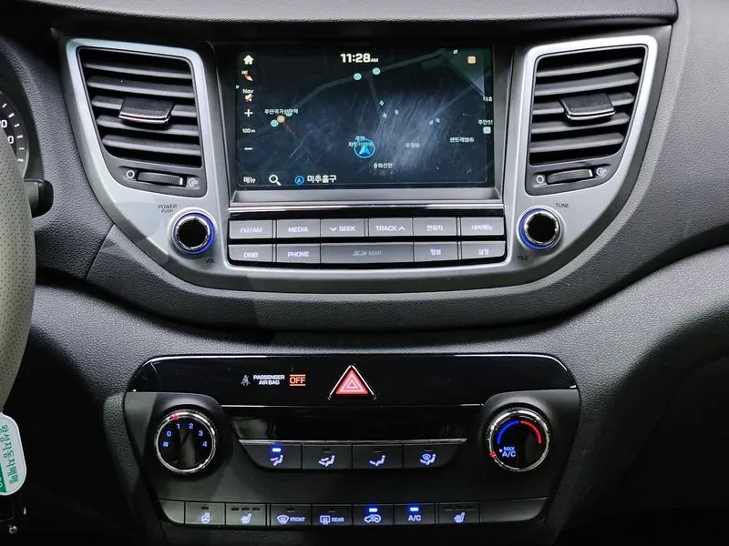 Hyundai Tucson 1.7 2WD STYLE, снимка 13 - Автомобили и джипове - 55796594
