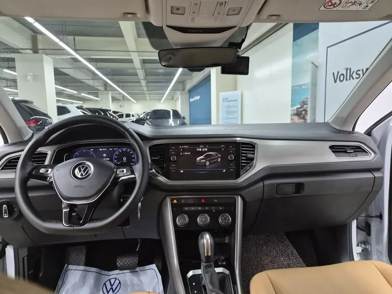 VW T-Roc 2.0 Tdi Style, снимка 7 - Автомобили и джипове - 55935915