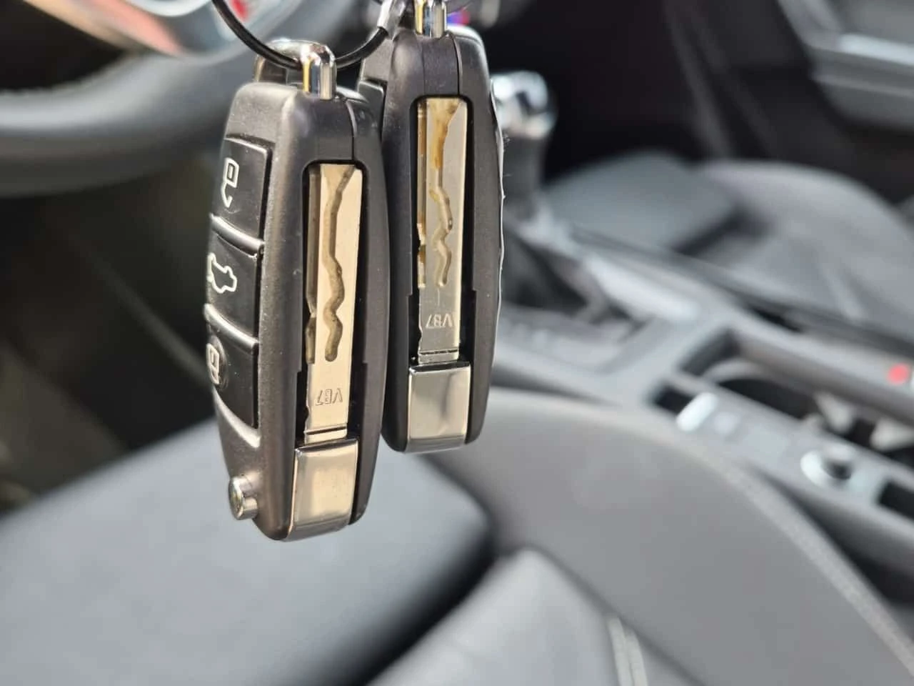 Audi Q3 * PROGRESSIV * S LINE* ПАНОРАМА* ДВА КЛЮЧА* , снимка 14 - Автомобили и джипове - 53997108