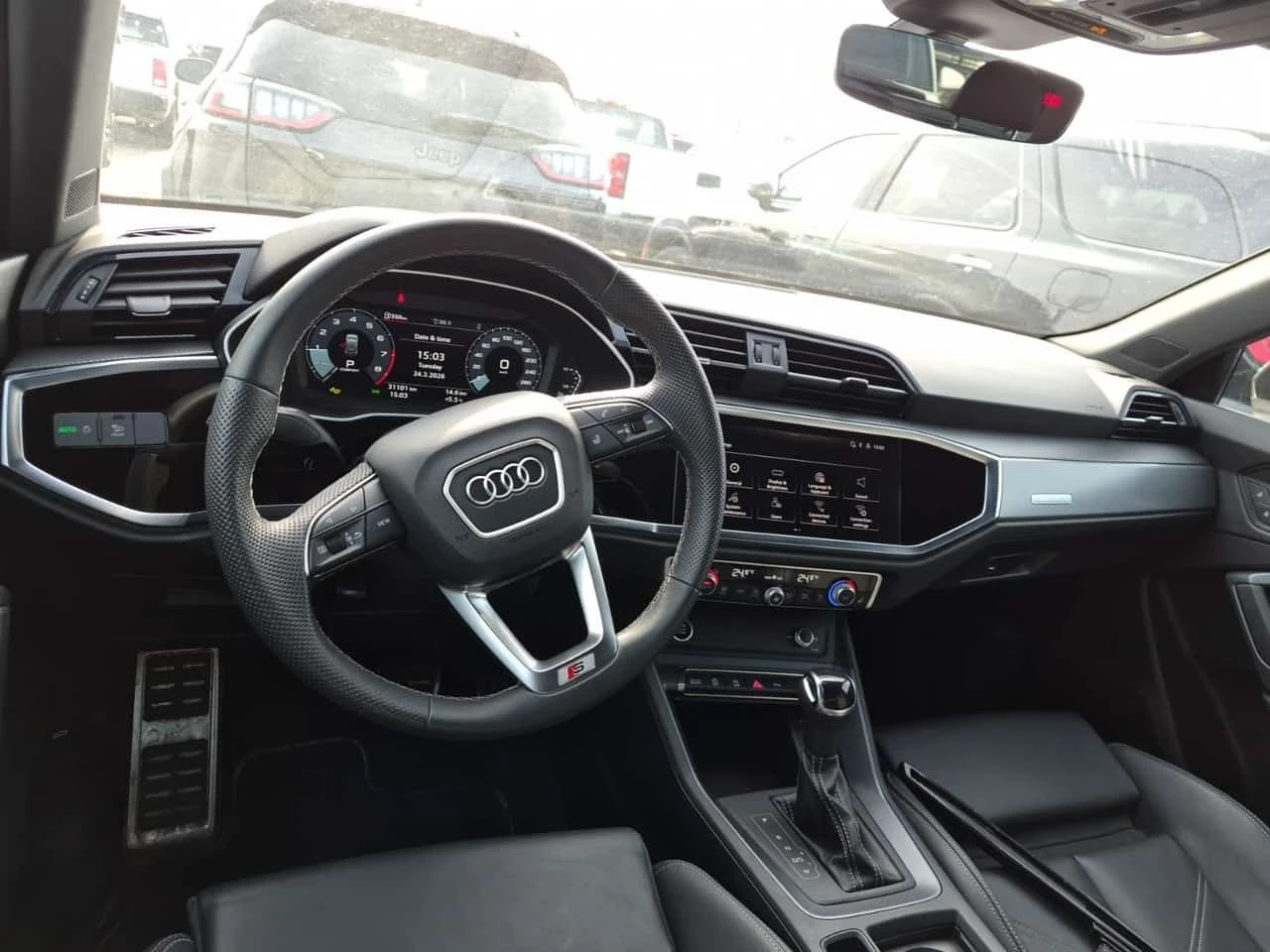 Audi Q3 * PROGRESSIV * S LINE* ПАНОРАМА* ДВА КЛЮЧА* , снимка 9 - Автомобили и джипове - 53997108