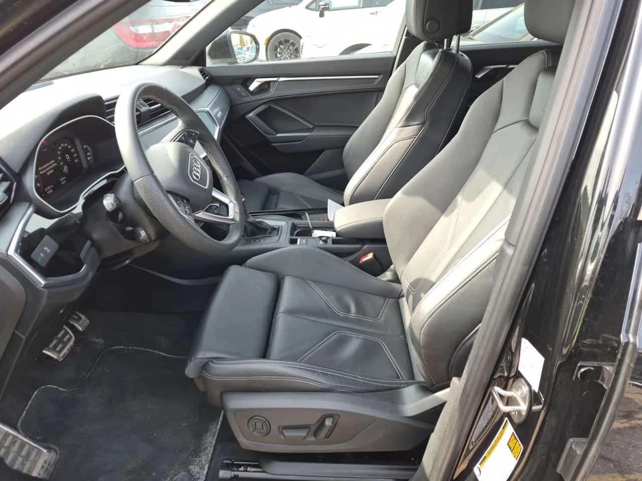 Audi Q3 * PROGRESSIV * S LINE* ПАНОРАМА* ДВА КЛЮЧА* , снимка 7 - Автомобили и джипове - 53997108