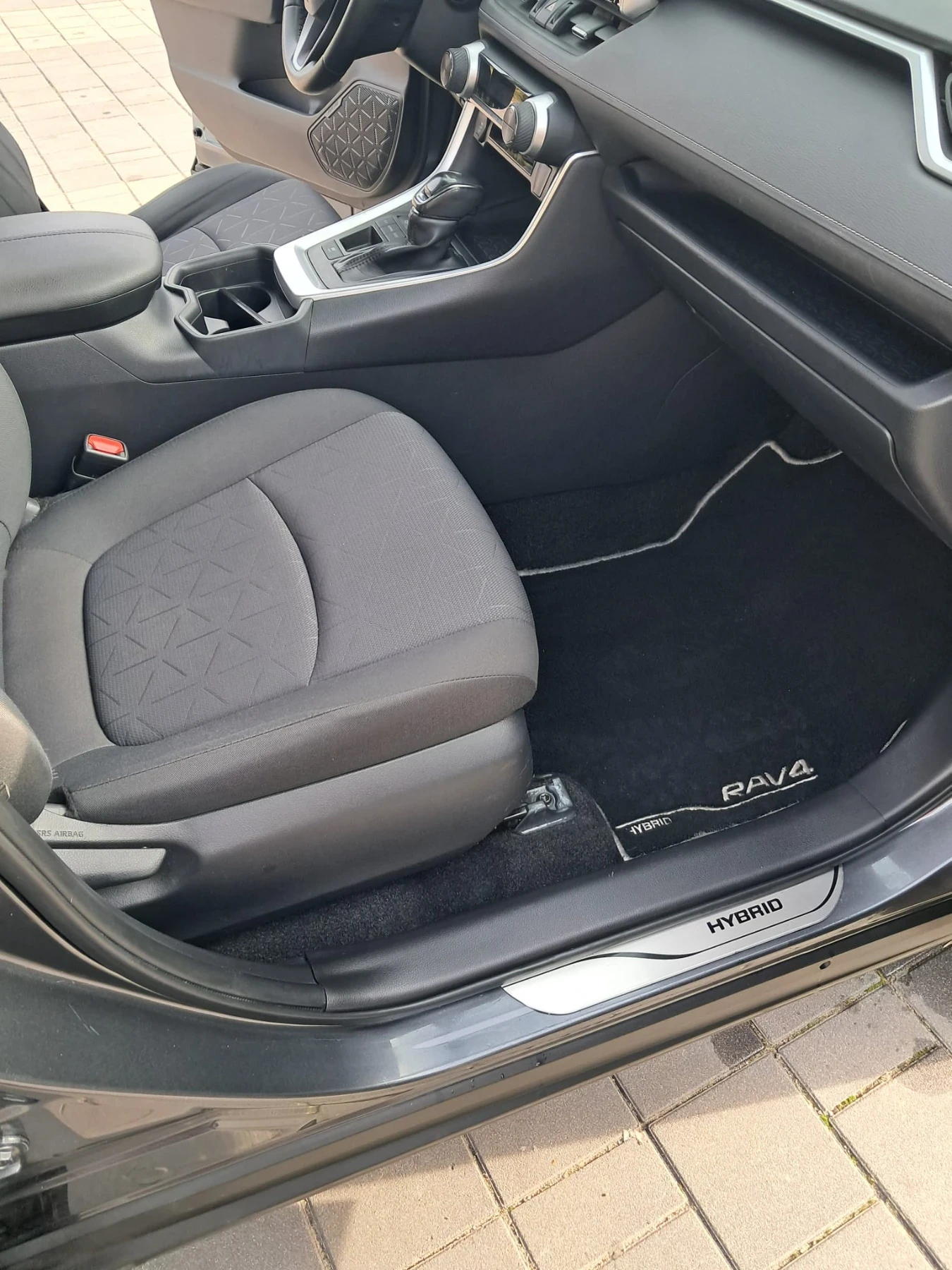 Toyota Rav4 Hybrid , снимка 8 - Автомобили и джипове - 54174879