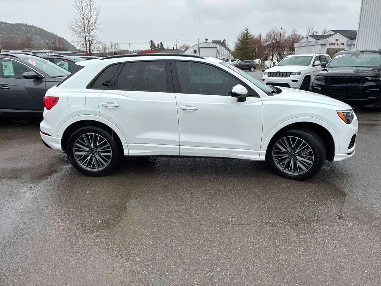 Audi Q3 * Komfort * PANO* KEYLESS* ПОДГРЕВ* , снимка 3 - Автомобили и джипове - 54461421