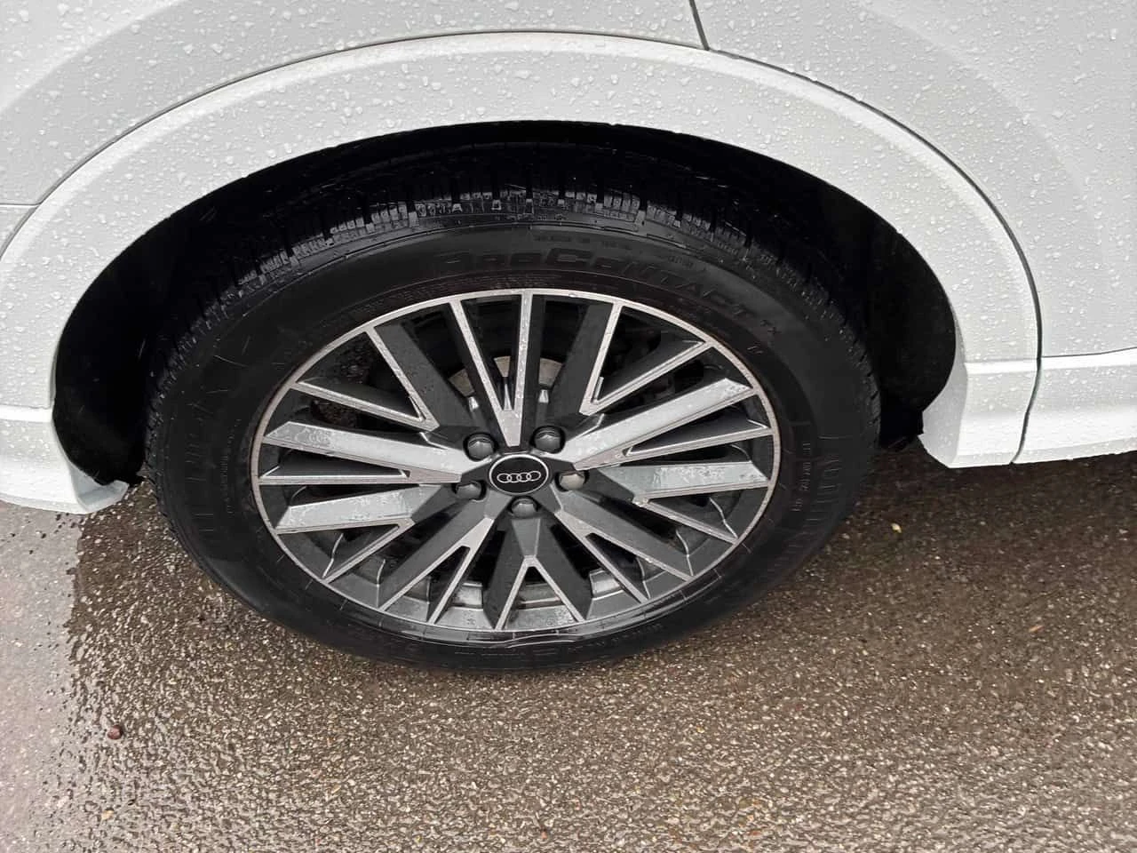 Audi Q3 * Komfort * PANO* KEYLESS* ПОДГРЕВ* , снимка 16 - Автомобили и джипове - 54461421