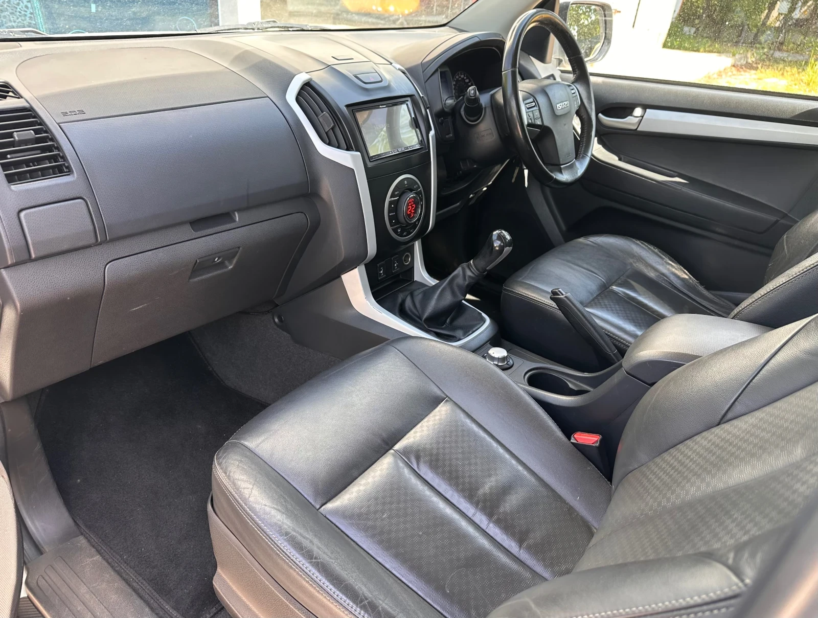 Isuzu D-max UTAH VISION D/C, снимка 9 - Автомобили и джипове - 54735359