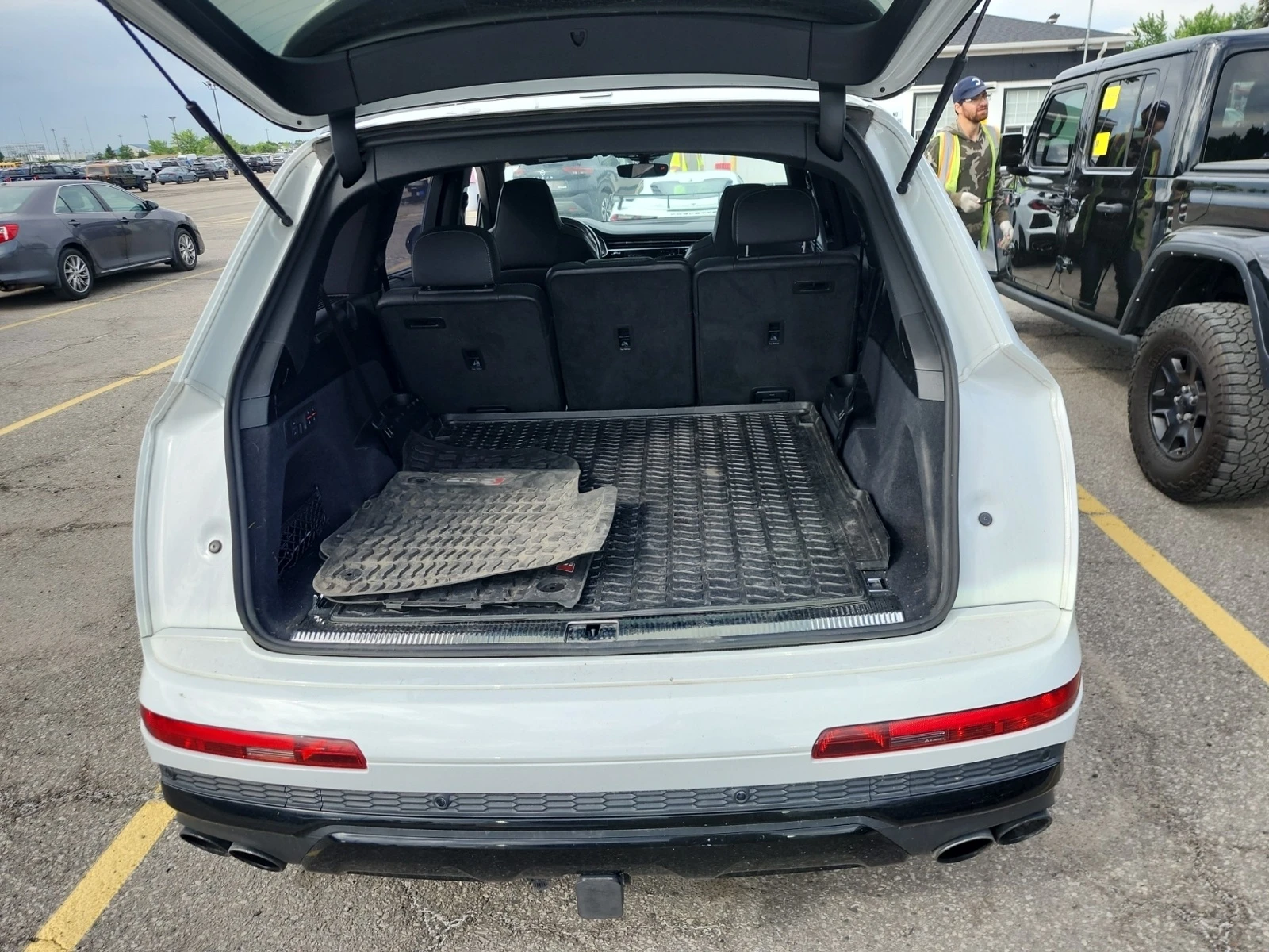 Audi SQ7 4.0T * PREMIUM PLUS * 7 ������ * �������� �������  | Mobile.bg � ����������� 11