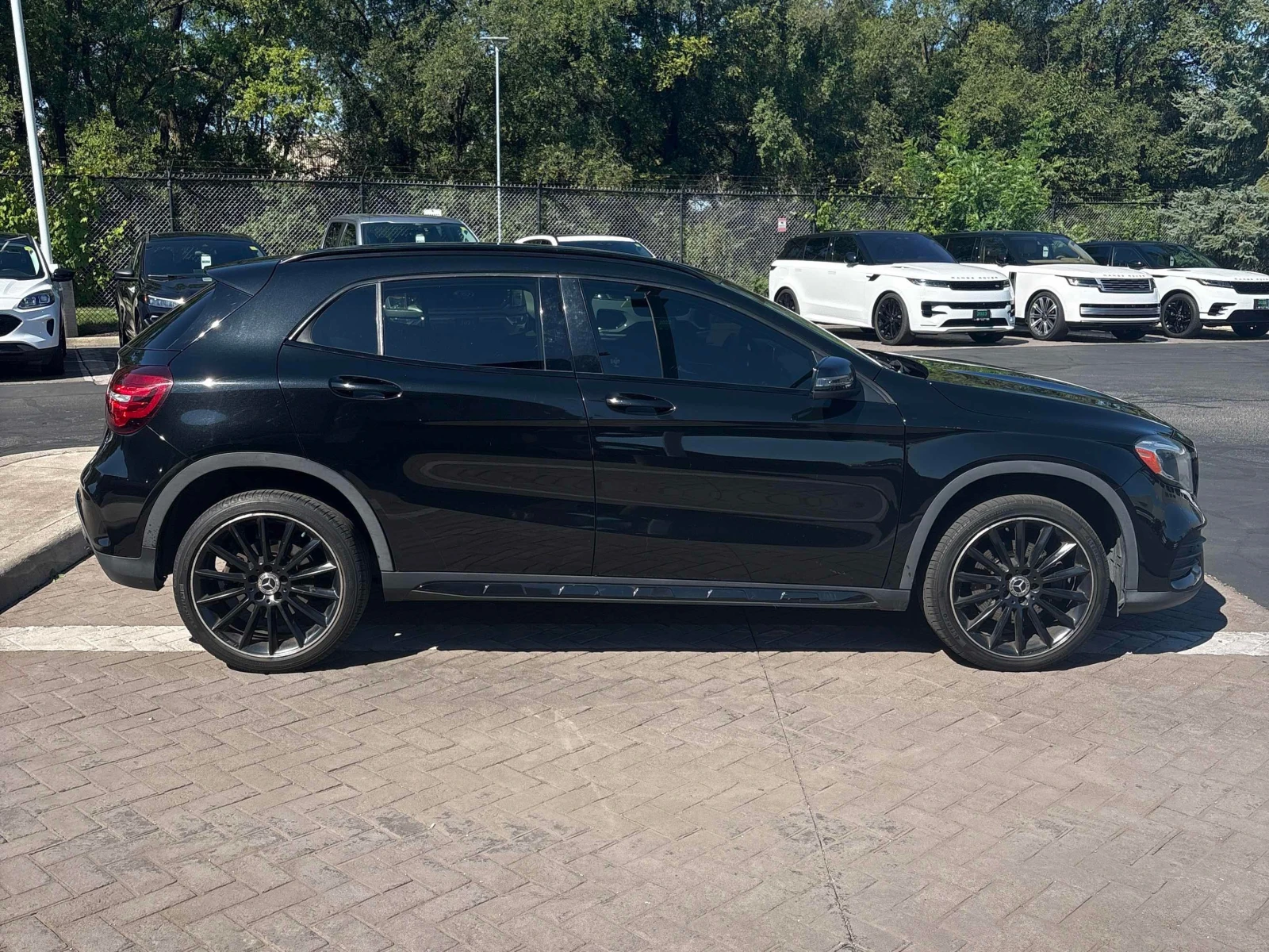Mercedes-Benz GLA * 250 * CARFAX * ОПЦИЯ ЗА ФИНАНСИРАНЕ , снимка 12 - Автомобили и джипове - 55850078