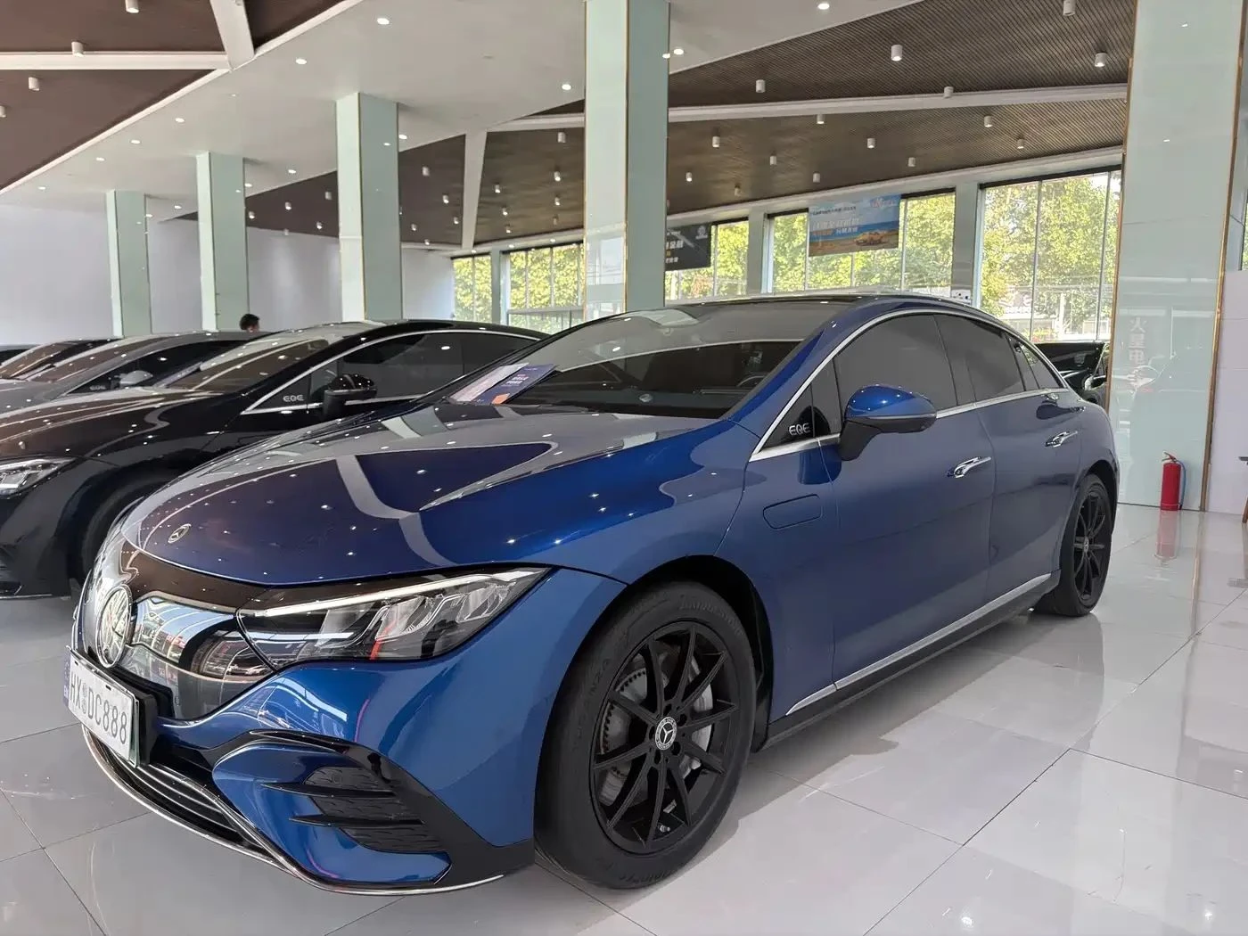 Mercedes-Benz EQE, снимка 3 - Автомобили и джипове - 56705915