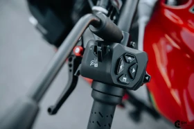 Aprilia Tuono V4, снимка 8