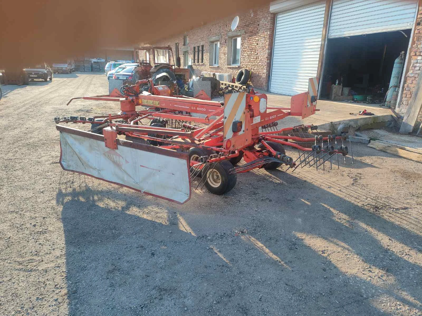 Сенообръщачка KUHN 6 метра !!!, снимка 4 - Селскостопанска техника - 54429590