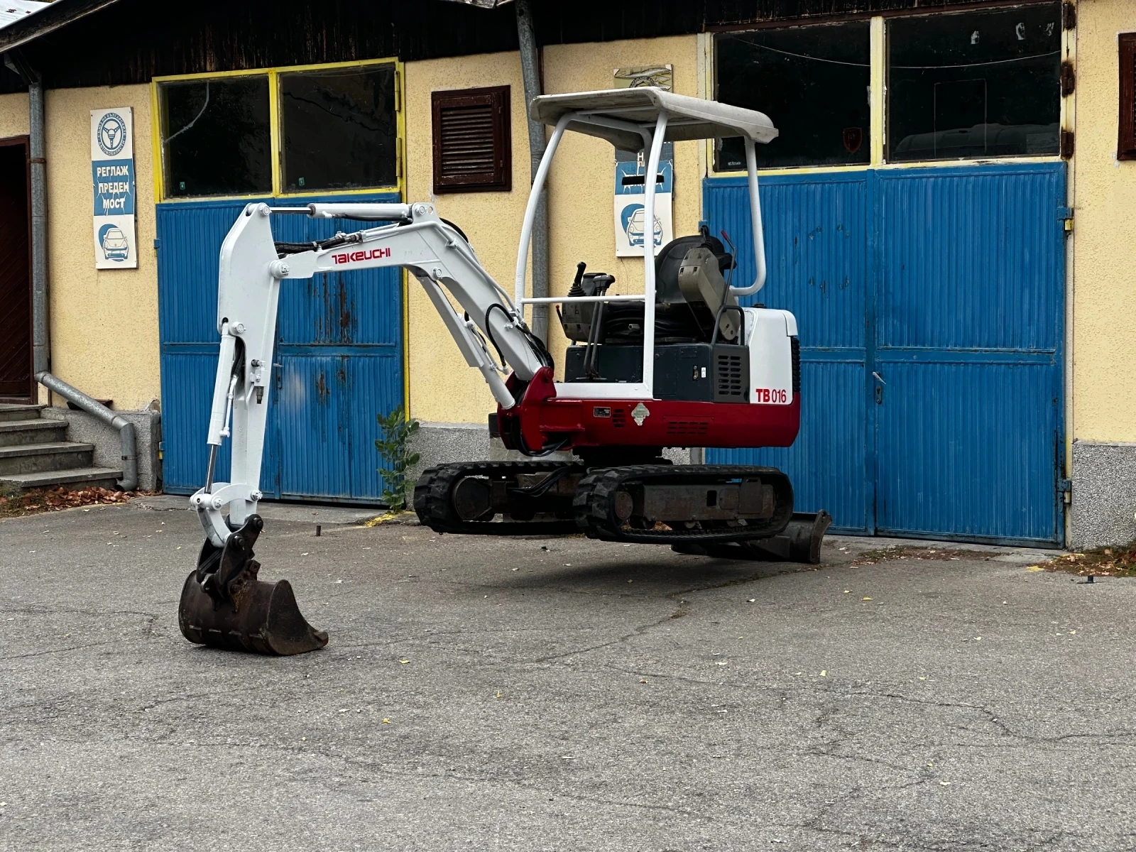 Багер Takeuchi TB016, снимка 5 - Индустриална техника - 56086128