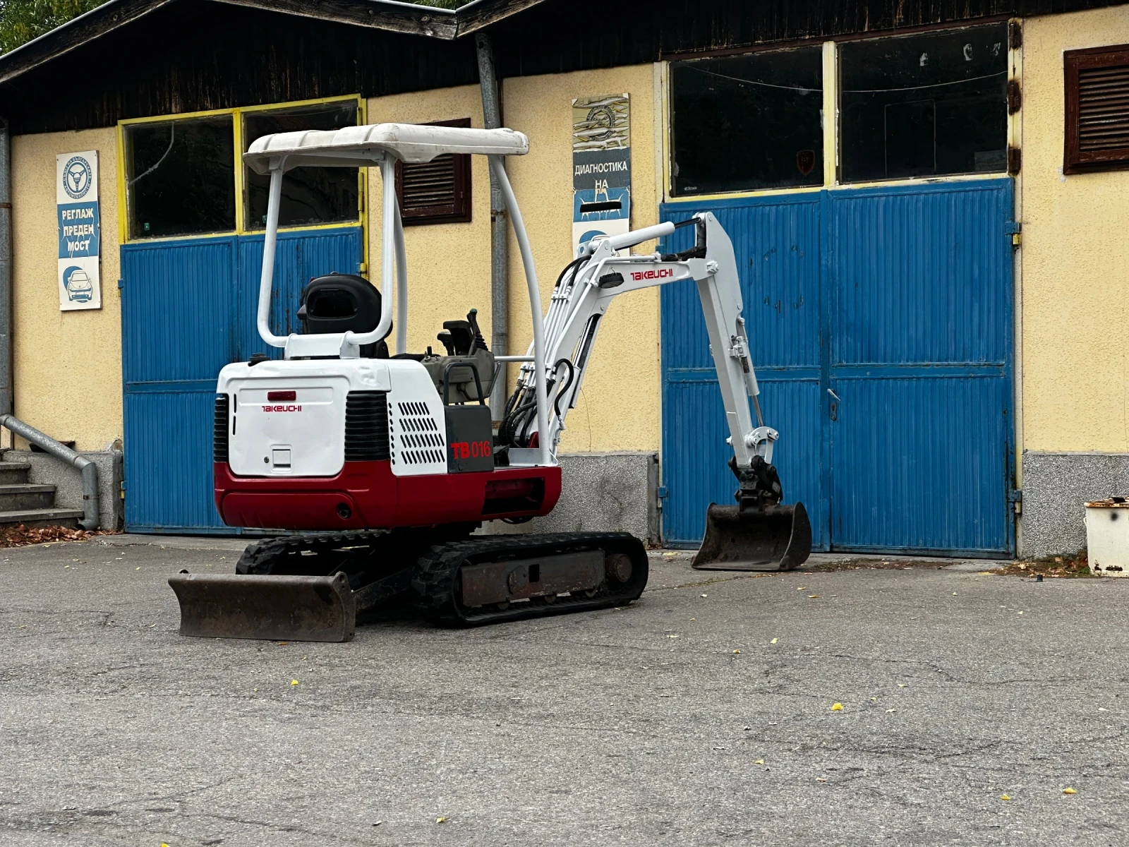 Багер Takeuchi TB016, снимка 3 - Индустриална техника - 56086128