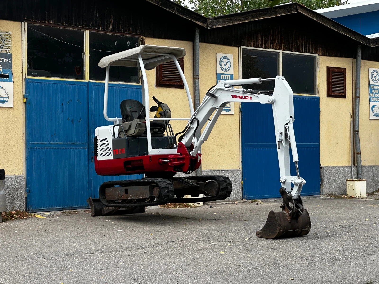 Багер Takeuchi TB016, снимка 6 - Индустриална техника - 56086128
