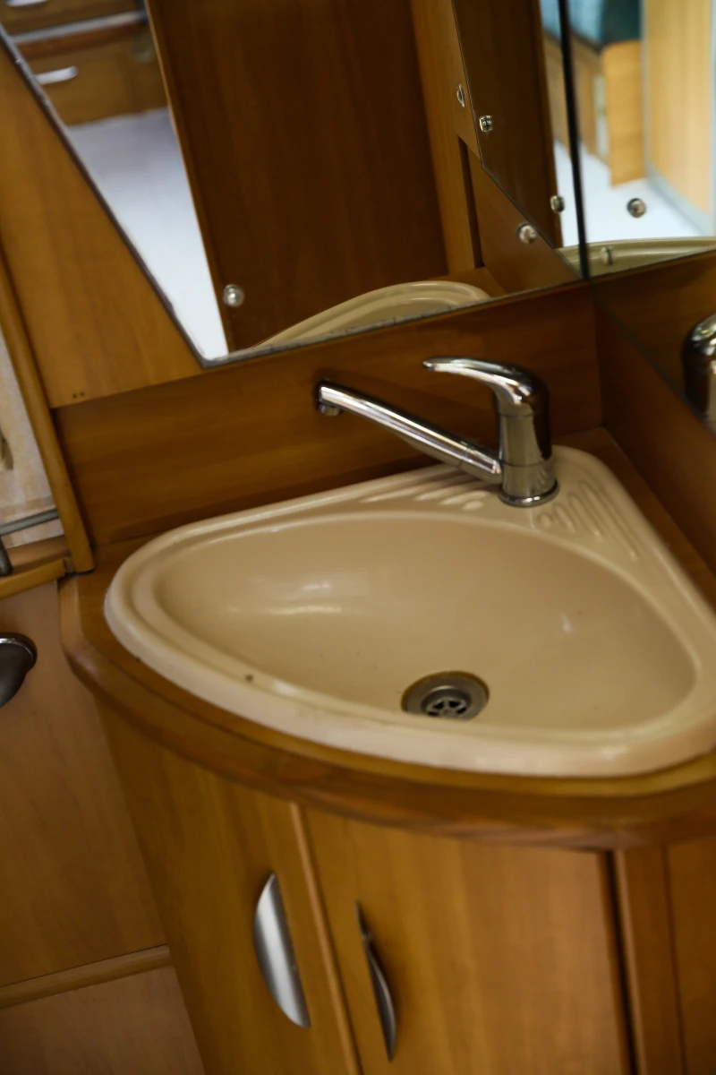 Каравана Swift 480SE, снимка 8 - Каравани и кемпери - 52029267