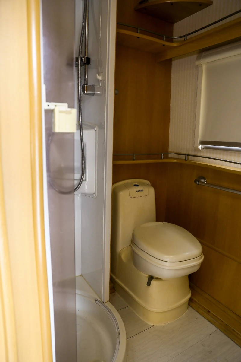 Каравана Swift 480SE, снимка 7 - Каравани и кемпери - 52029267