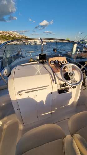 Моторна яхта Sessa Key Largo, снимка 2 - Воден транспорт - 46348756
