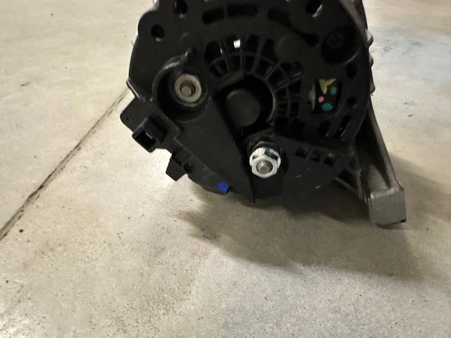 Алтернатор Magneti-Marelli за Volvo S60 / V70 / XC70 2001 до 2007, снимка 3 - Части - 51376970