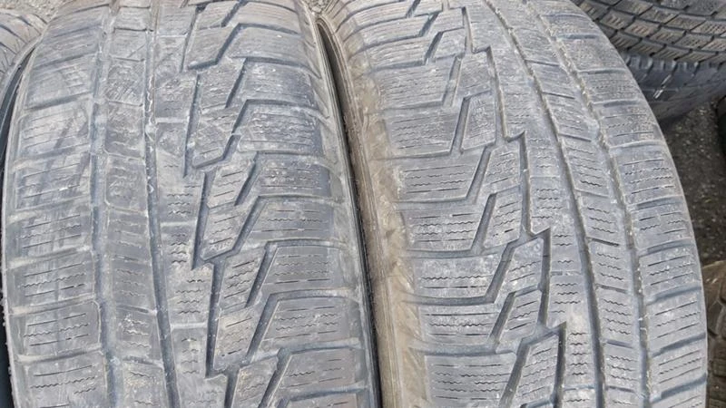 Гуми Зимни 215/50R17, снимка 4 - Гуми и джанти - 27505299